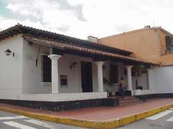 Colonial house