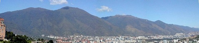Caracas: Ostteil der Stadt und der Berg El Avila