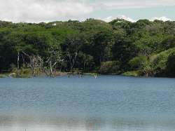 O parque Cachamay, lago
