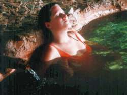 Mujer relajada en Aguasana